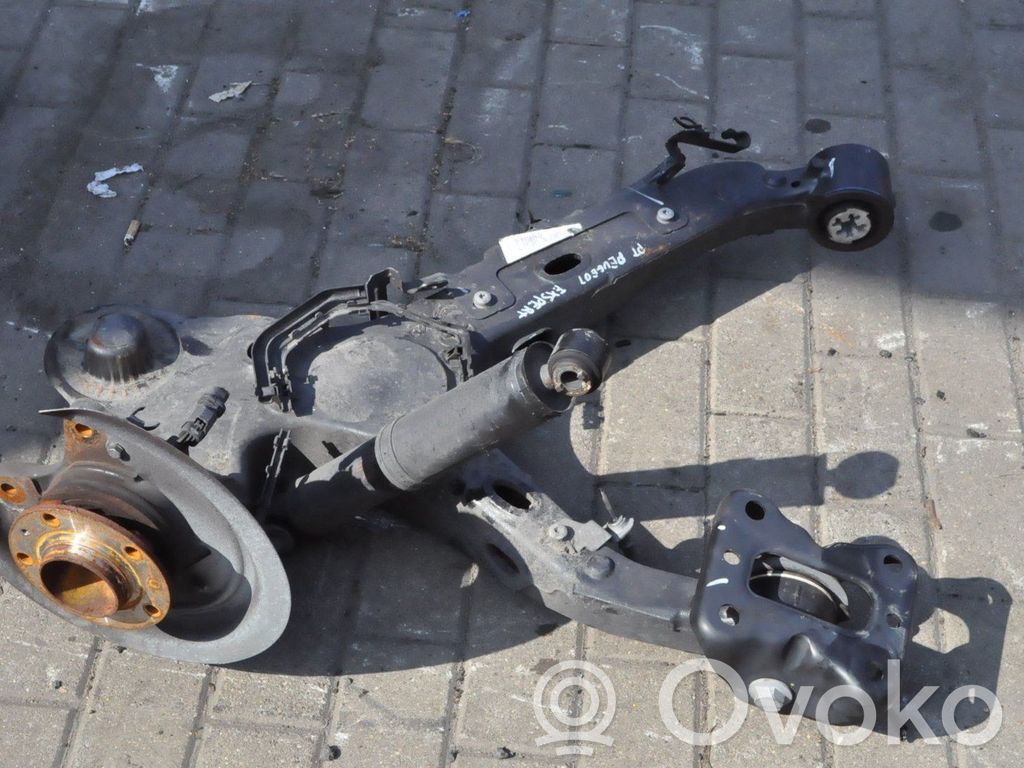 Peugeot Expert Задний поворотный кулак (ступица, цапфа) 