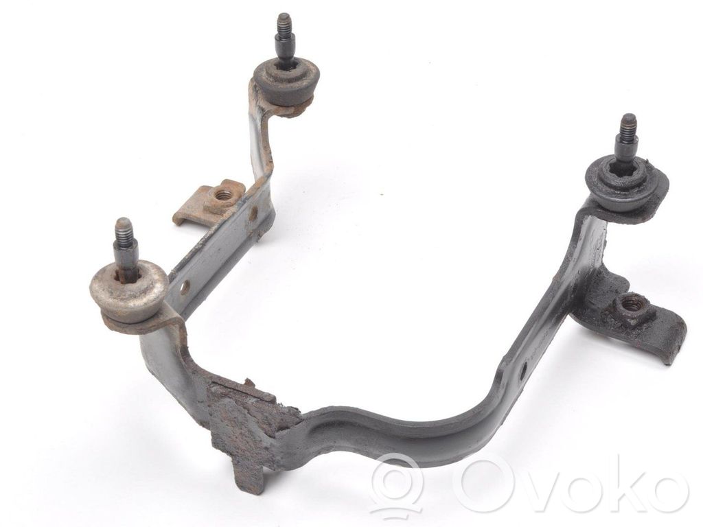 Power steering pump mounting bracket   3M513K738CA
