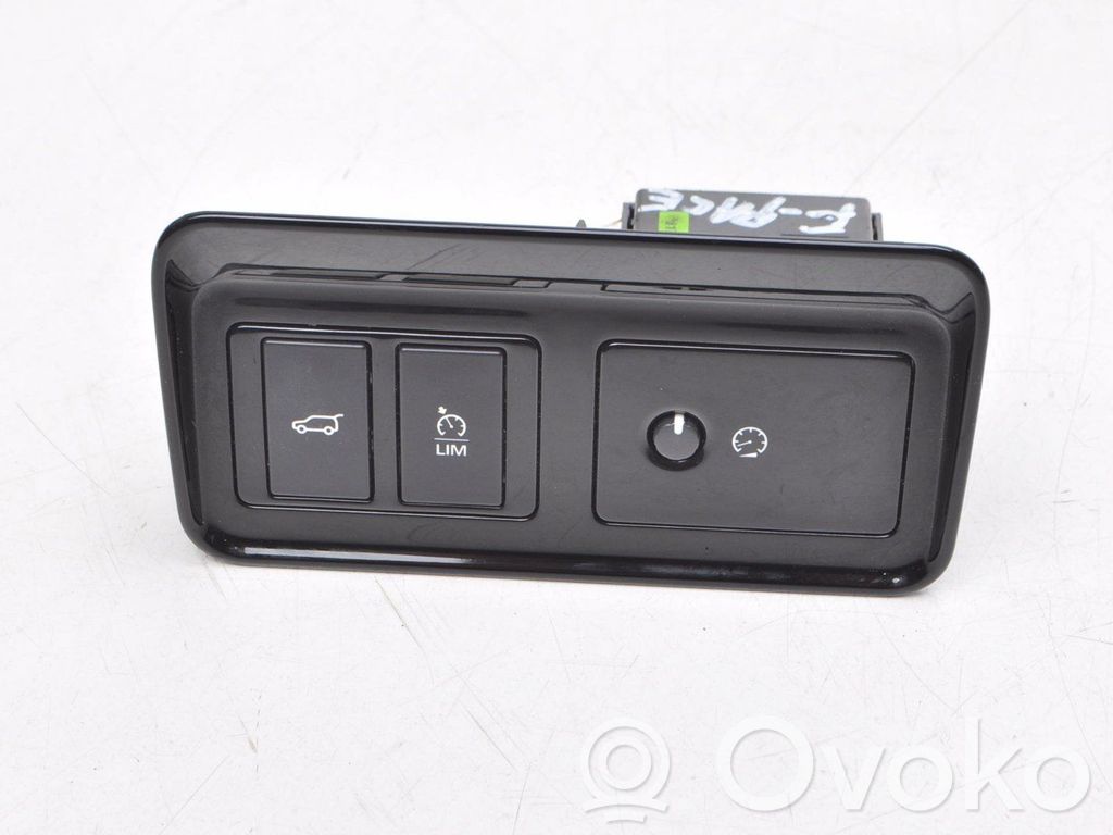 Jaguar F-Pace Tailgate opening switch 