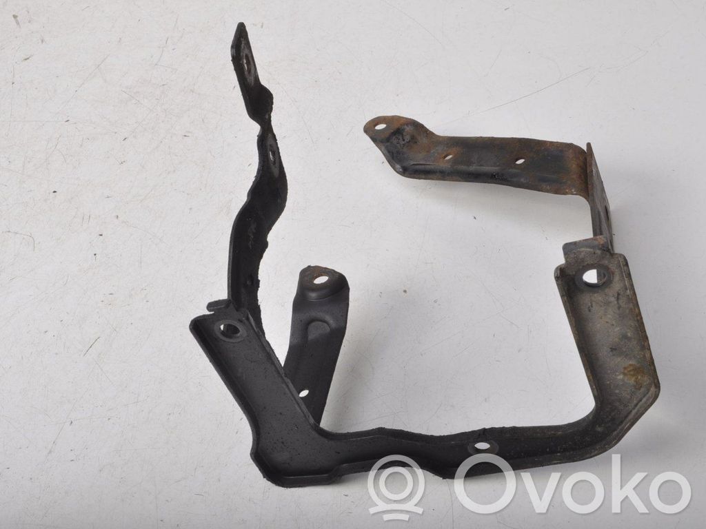 Power steering pump mounting bracket   3M513K738AC