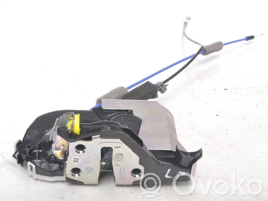 Honda HR-V Front door lock 