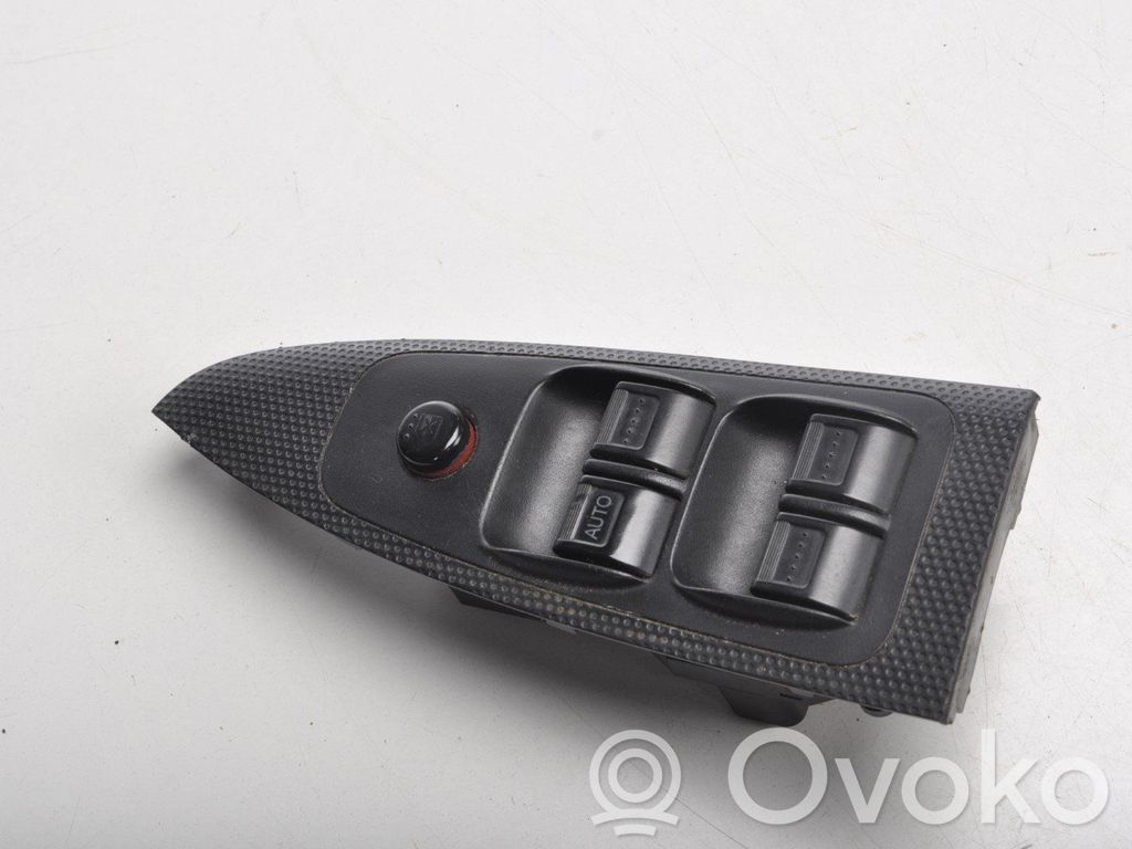 Quarter vent window switch