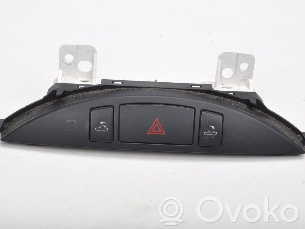 Central console control unit   NG20W807K