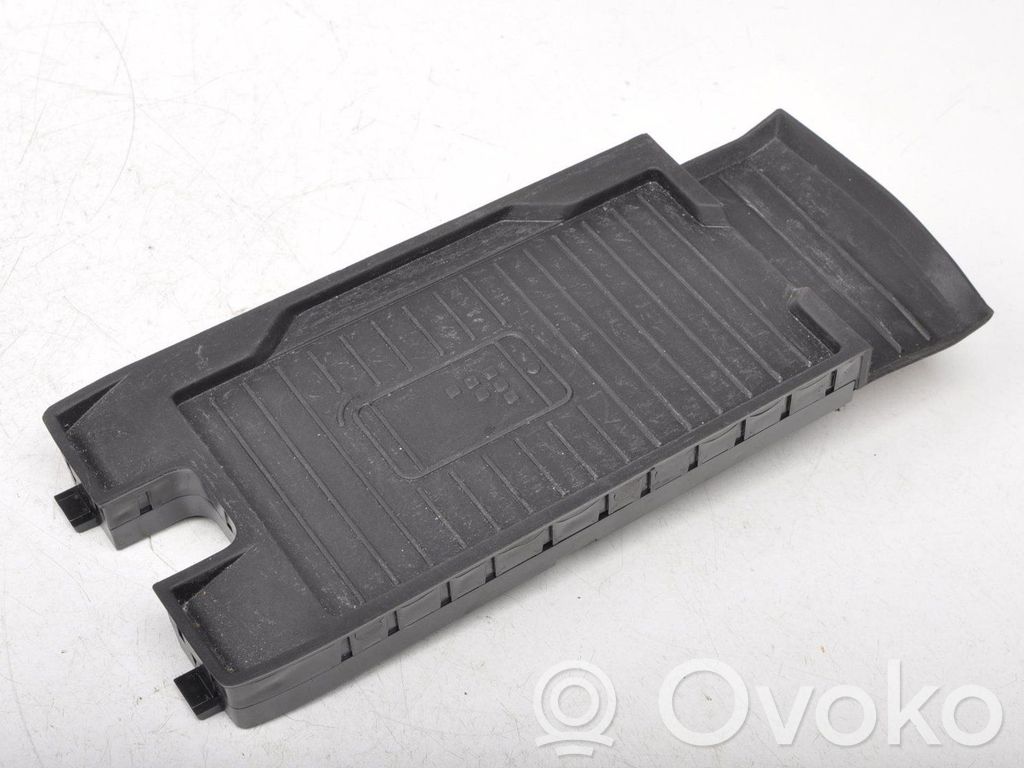 Porsche Cayman 982 Cargador de batería (opcional) 
