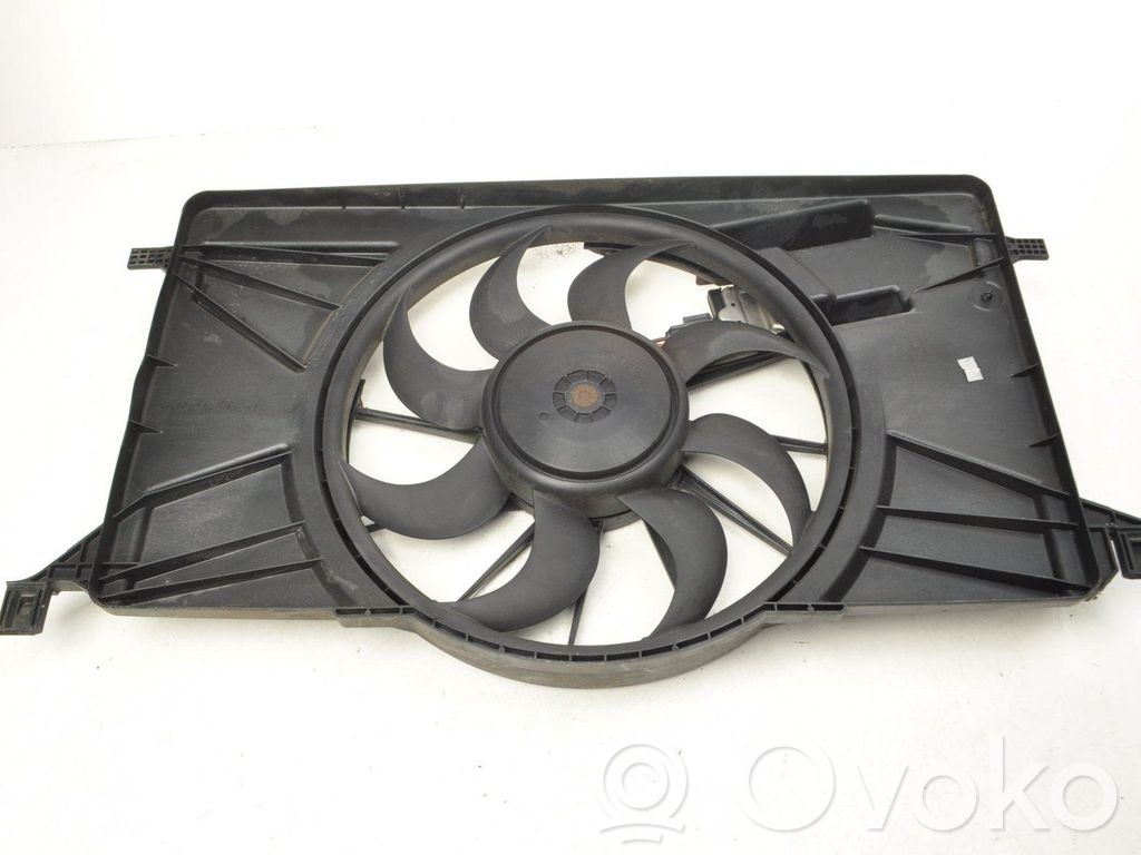 Ford Focus Elektrisks radiatoru ventilators 