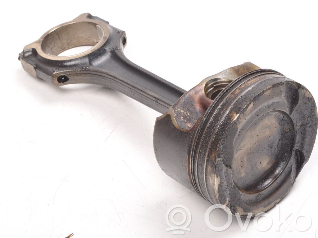 Mercedes-Benz A W176 Pistón con biela 