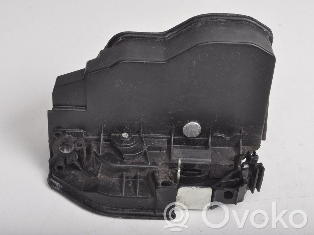 BMW 1 F20 F21 Priekinė durų spyna 