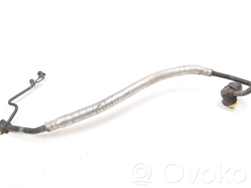 BMW 3 E46 Ilmastointilaitteen putki (A/C) 
