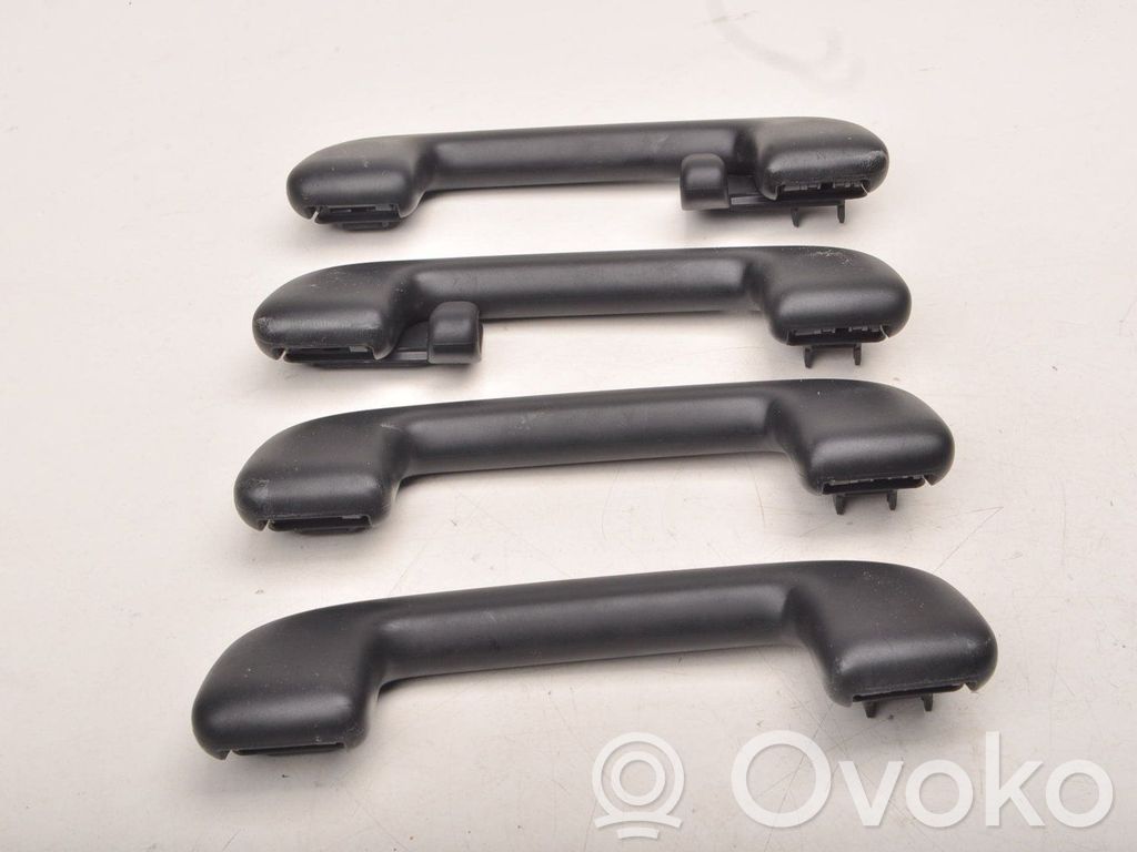 Toyota Yaris Mâner viraj interior ușă față 
