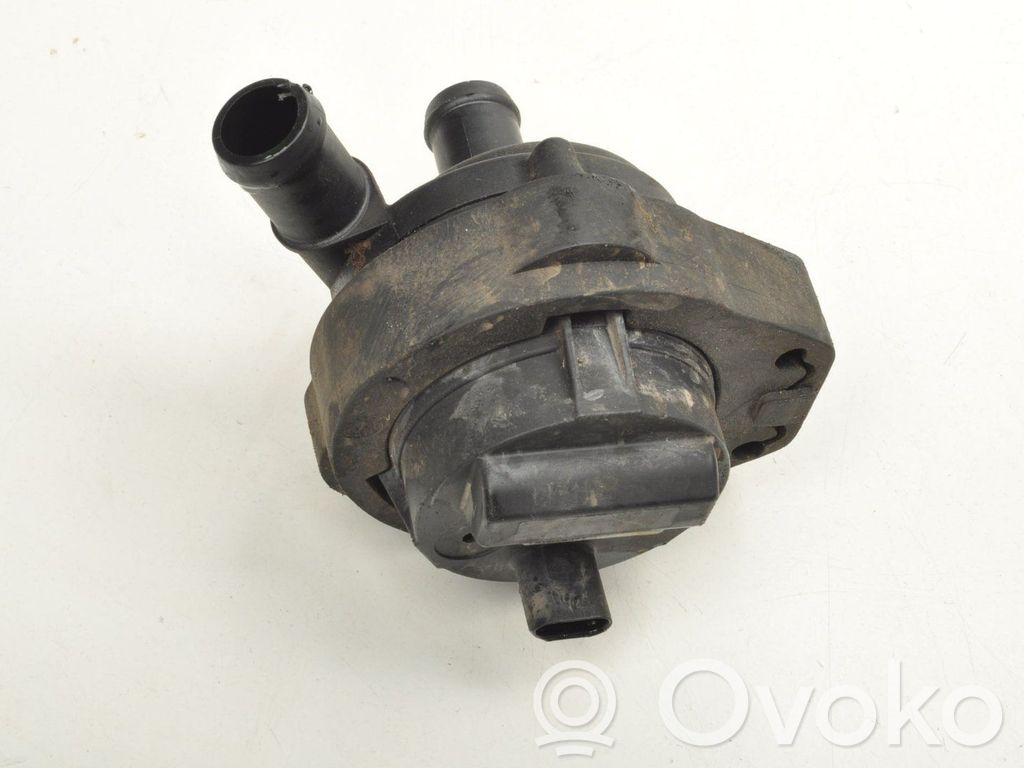 Pompe de circulation d'eau   J9D318D473AA
