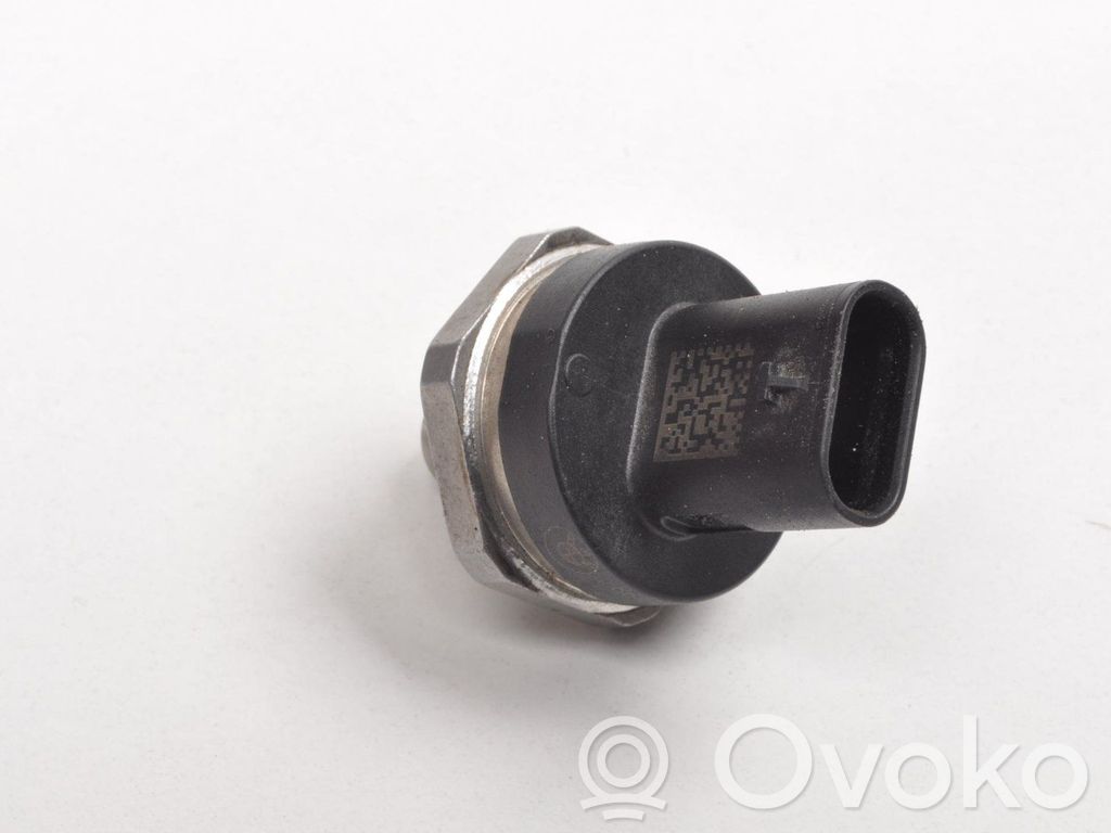 BMW 7 G11 G12 Senzor presiune combustibil 