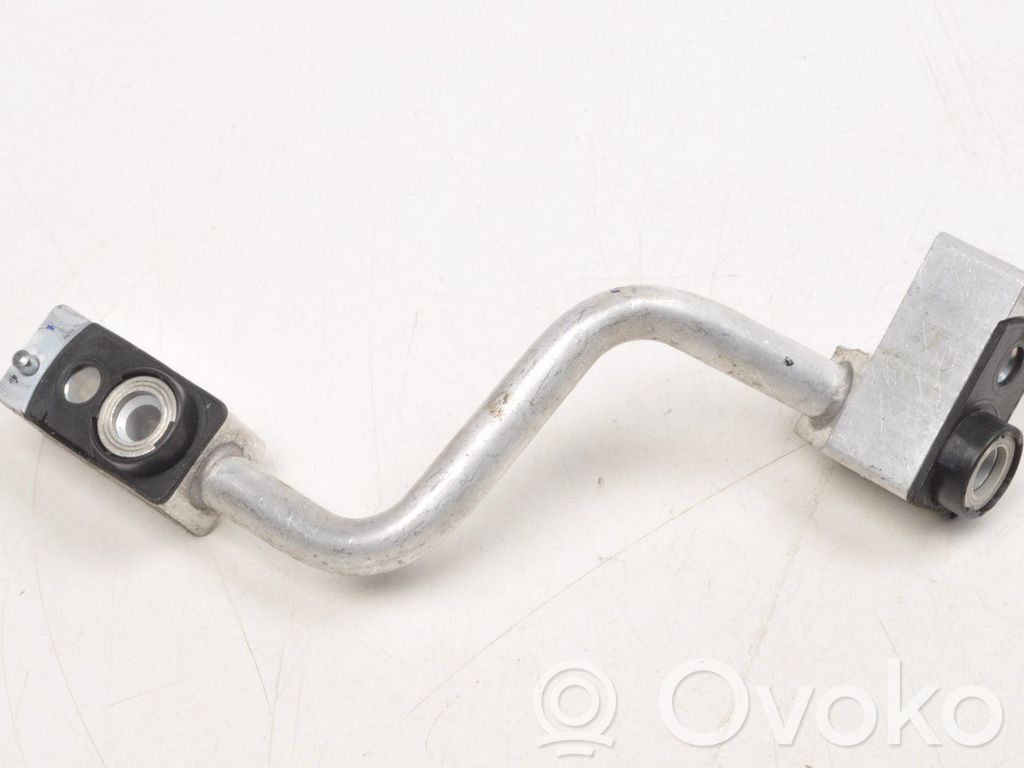 Ford Explorer Ilmastointilaitteen putki (A/C) 