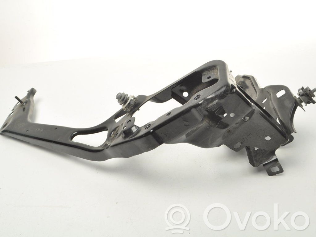 BMW 1 F40 Halterung Scheinwerfer 