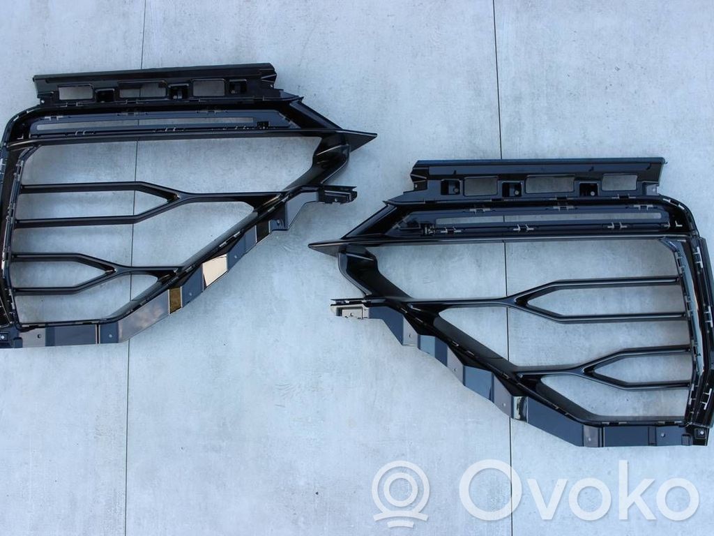 Lamborghini Urus Front bumper lower grill 