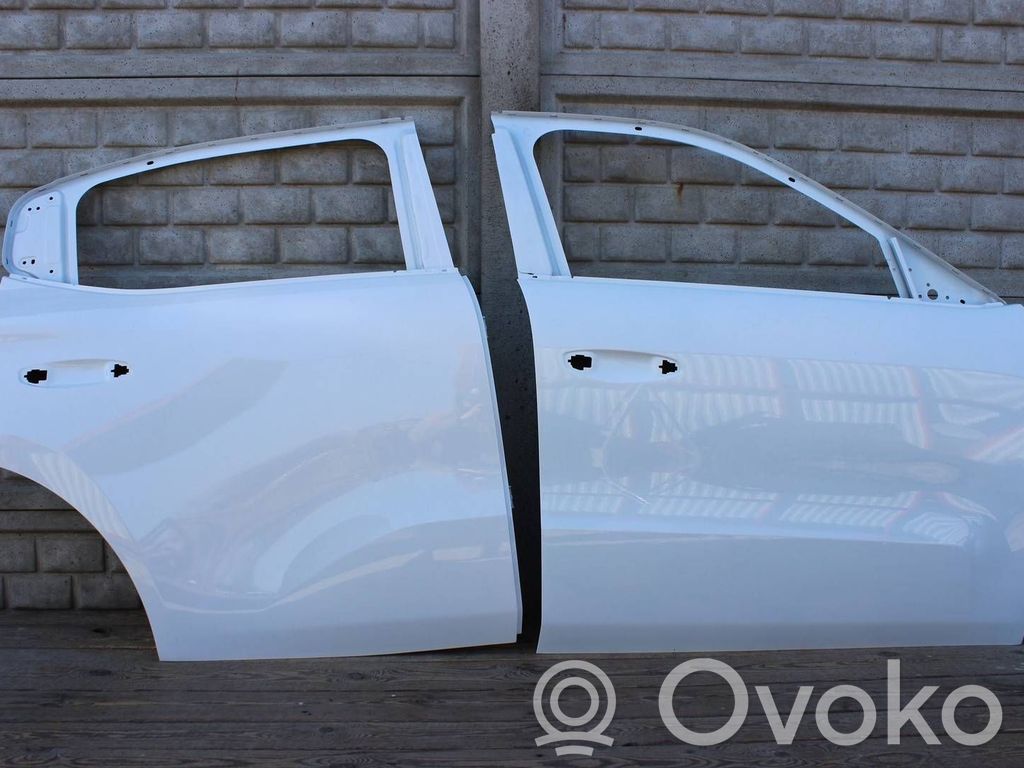Opel Frontera Priekinės durys 