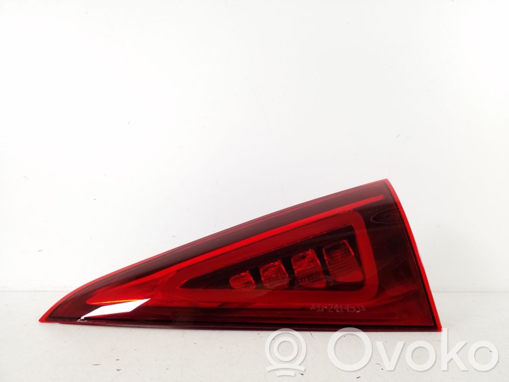 Lampy tylnej klapy bagażnika   A1679062800