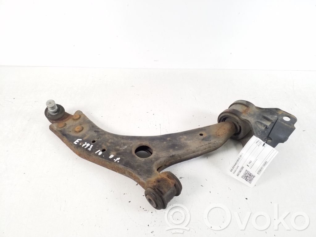 Volvo V40 Front lower control arm/wishbone 