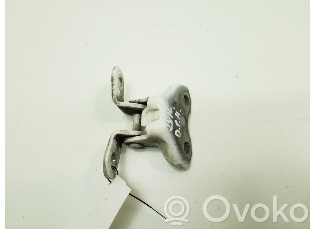Toyota Verso Front door lower hinge 