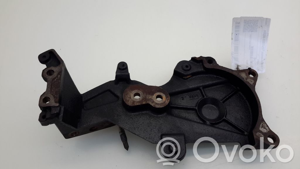 Toyota Avensis T250 Engine mounting bracket 