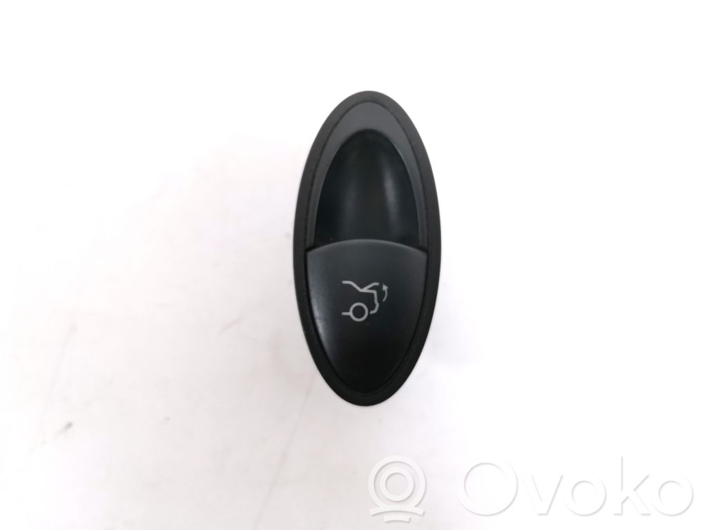 Mercedes-Benz E W211 Tailgate opening switch 