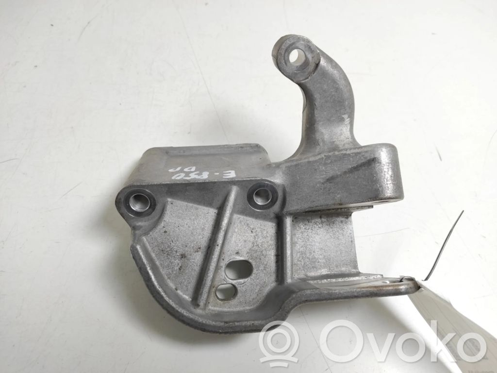 Engine mounting bracket   31359638,31480515