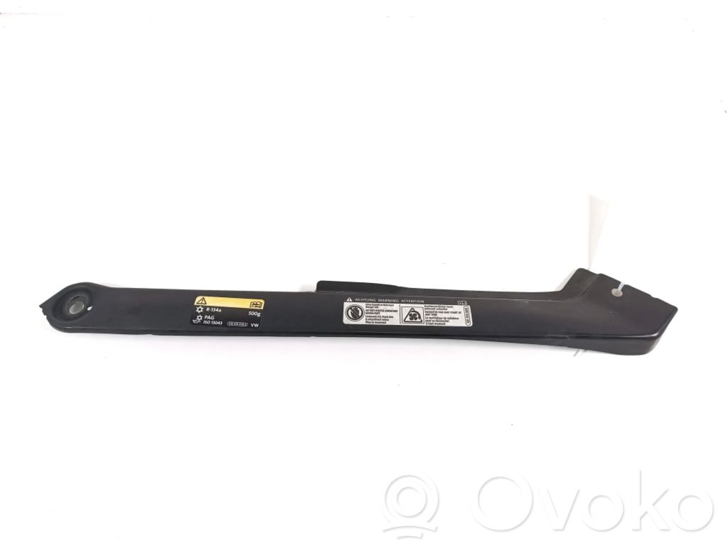 Volkswagen e-Golf Headlight/headlamp mounting bracket 