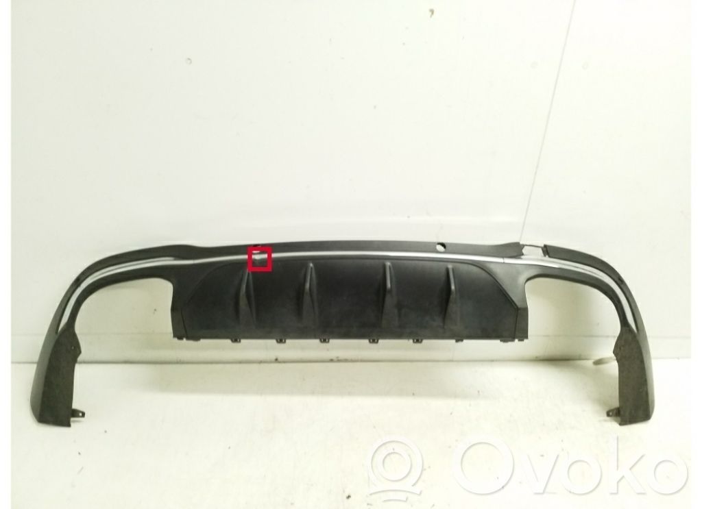 Mercedes-Benz GLC C253 Moldura inferior del parachoques trasero 