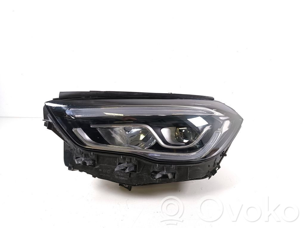 Mercedes-Benz GLA H247 Lampa przednia 
