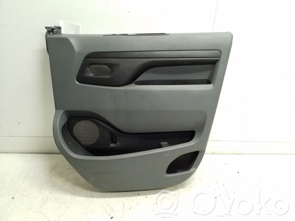 Opel Vivaro Etuoven verhoilu 