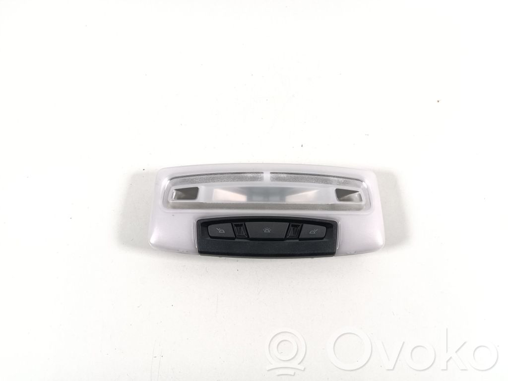 BMW 2 F46 Lampka podsufitki tylna 