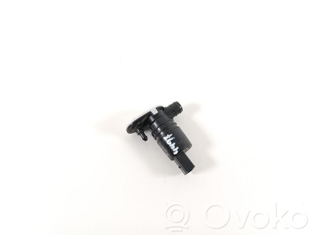 Ford Kuga III Windscreen/windshield washer pump 