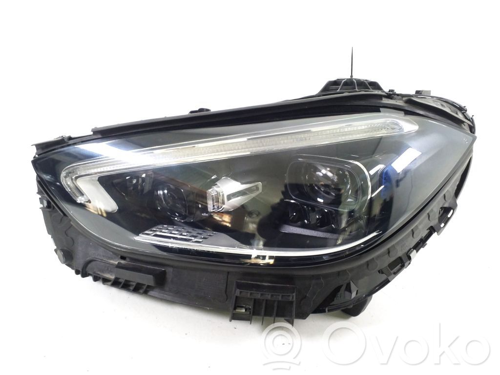 Mercedes-Benz C W206 Lampa przednia 