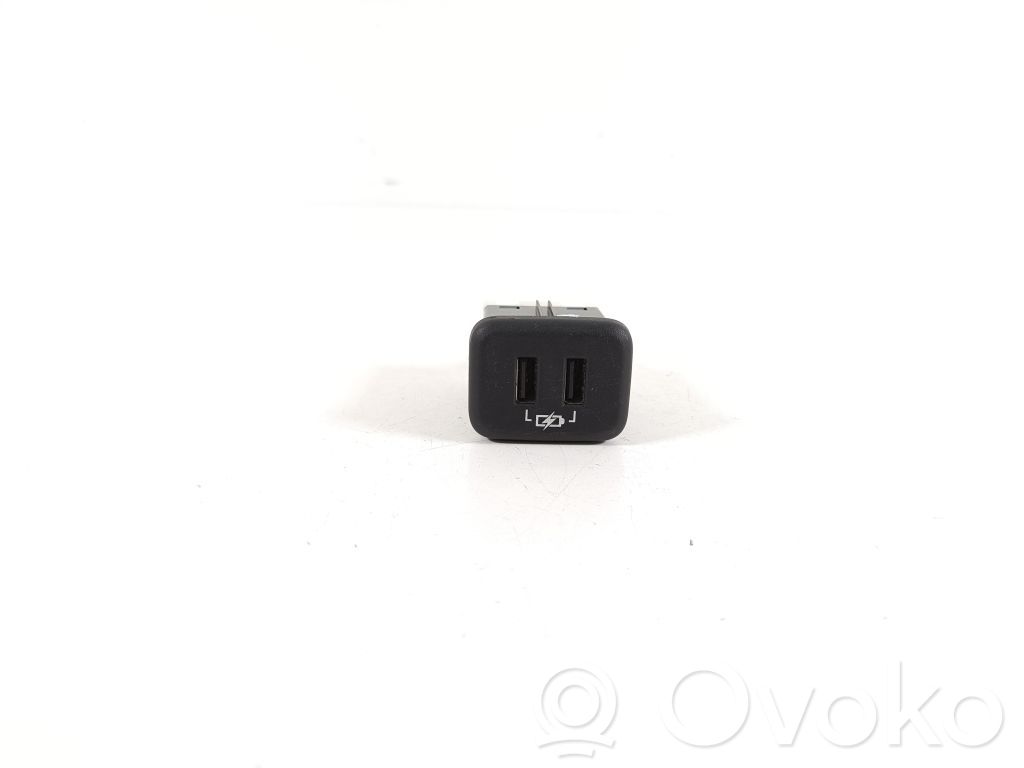 USB-Anschluss   13598459