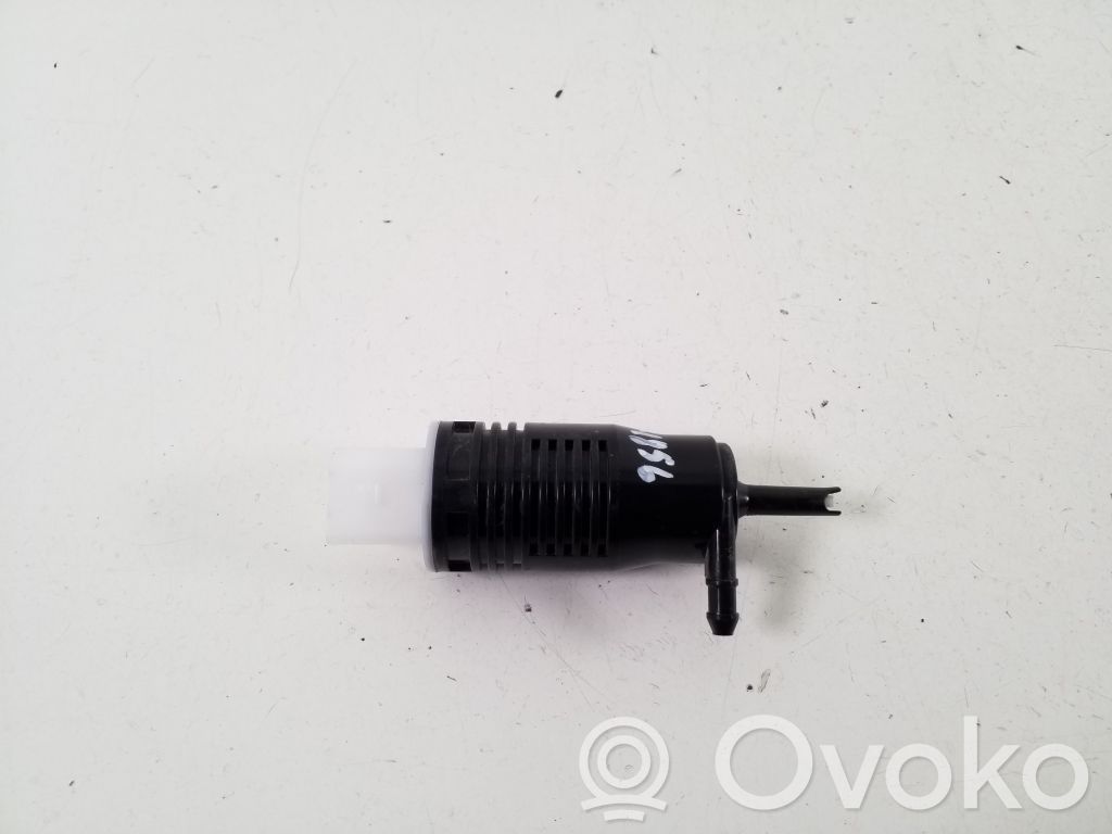 Tesla Model Y Windscreen/windshield washer pump 