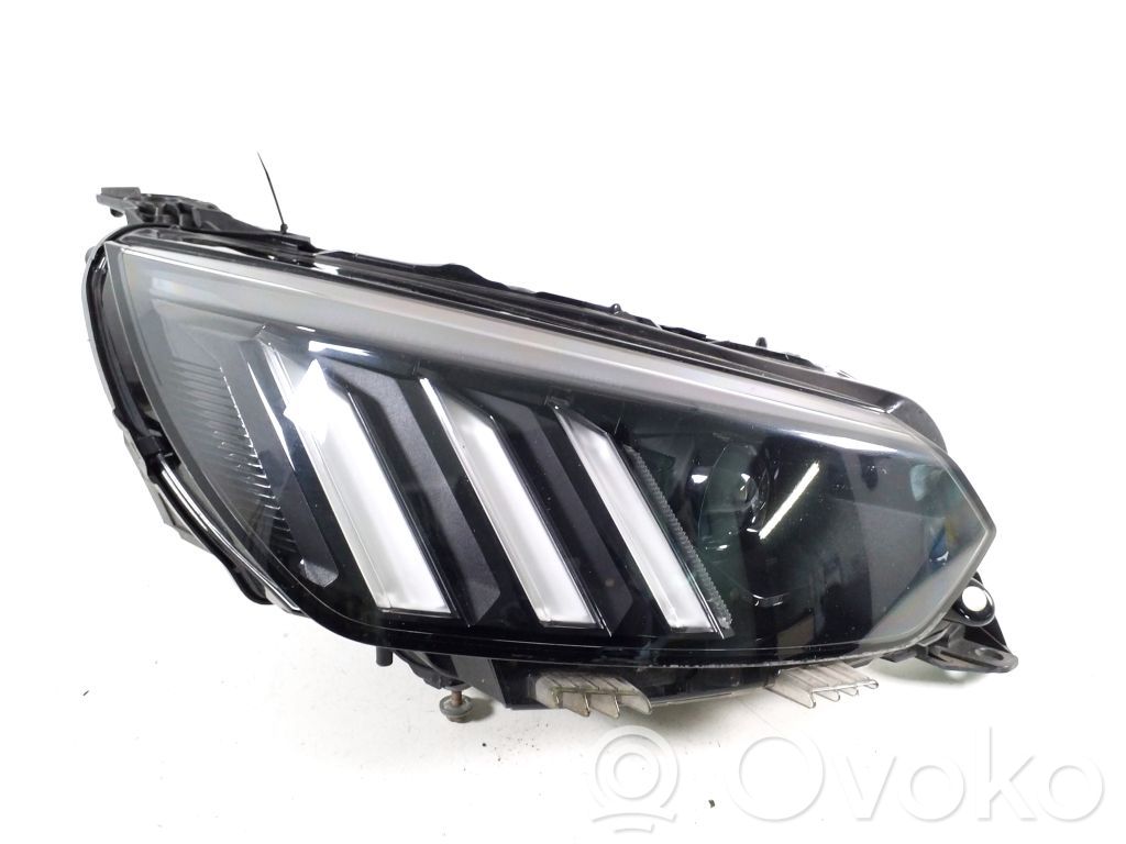 Peugeot 208 II Lampa przednia 