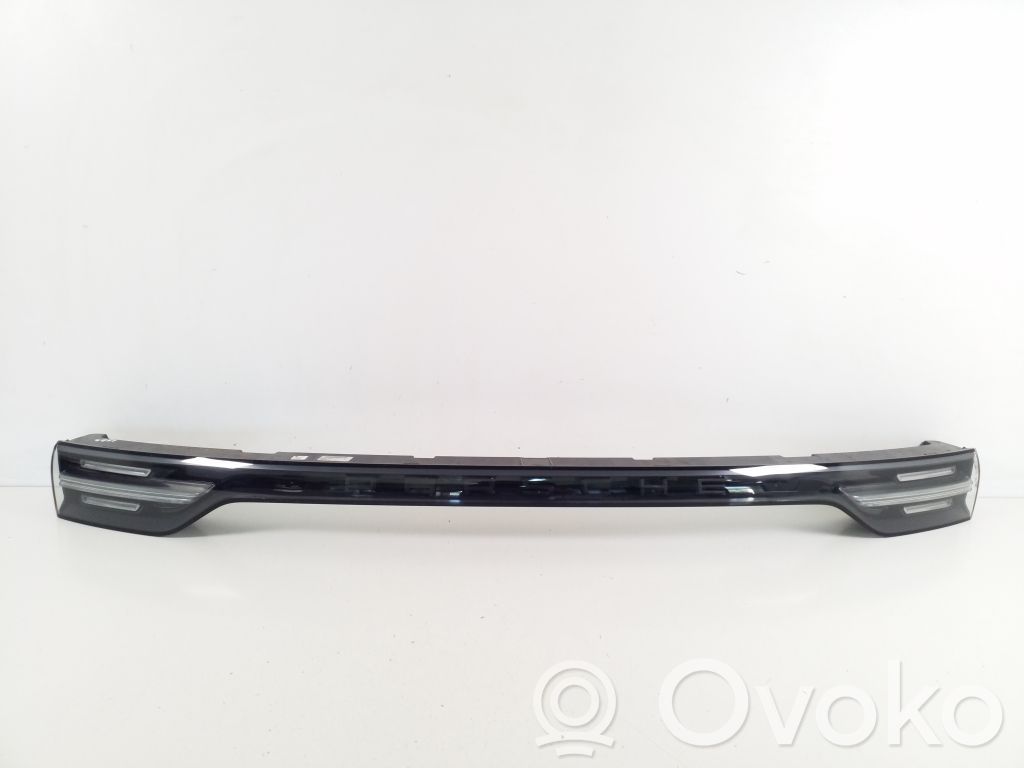 Porsche Cayenne (9Y0 9Y3) Lampă spate în capacul portbagajului 