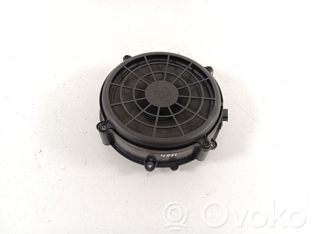 Porsche Cayenne (9Y0 9Y3) Etuoven kaiutin 