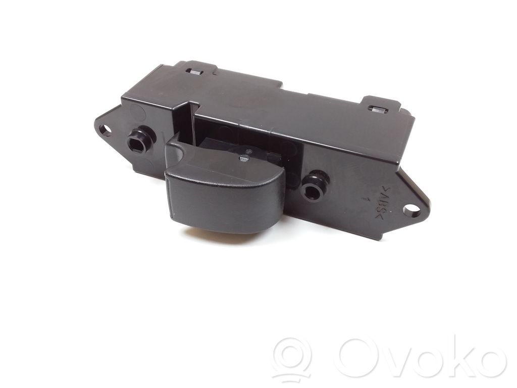 Mitsubishi Outlander Electric window control switch 