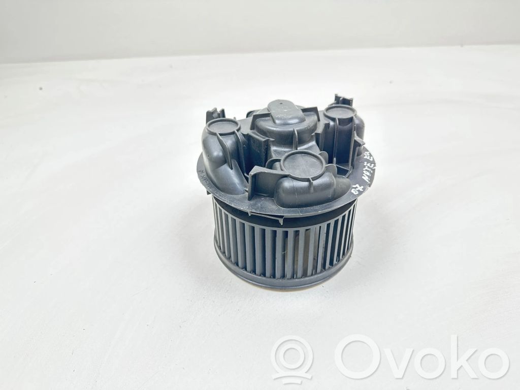 Nissan Note (E11) Mazā radiatora ventilators 
