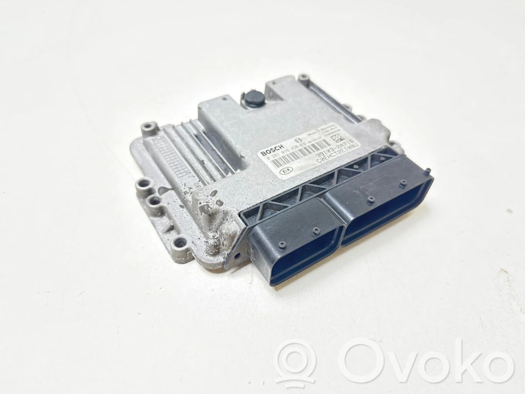 Unidad de control/módulo del motor   391032A716,1039S26538,0281015438