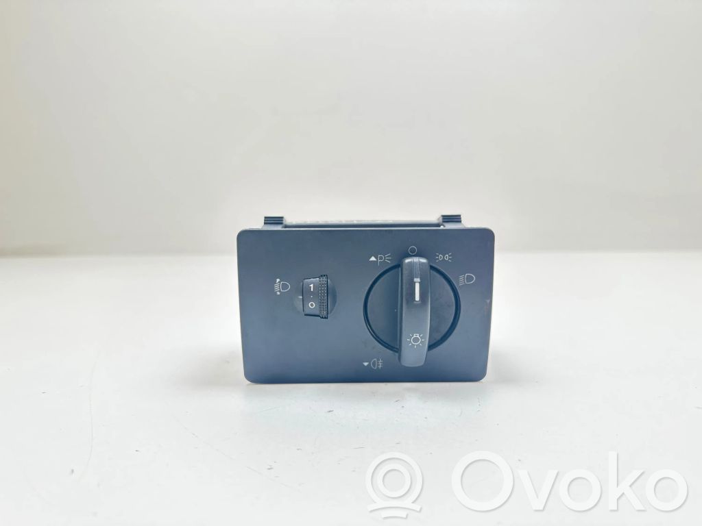 Ford Focus Light switch 