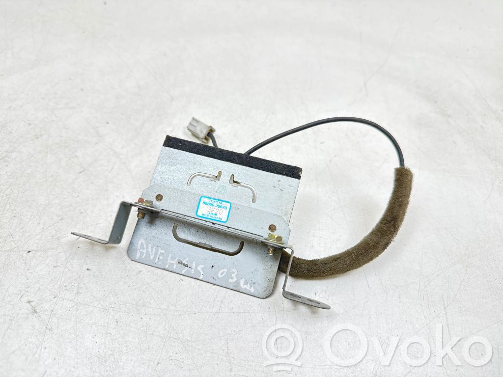 Toyota Avensis T250 Aerial GPS antenna 