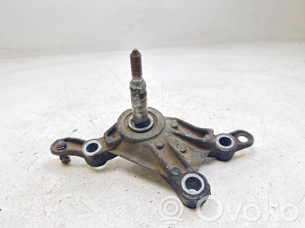 Renault Laguna II Gearbox mounting bracket 