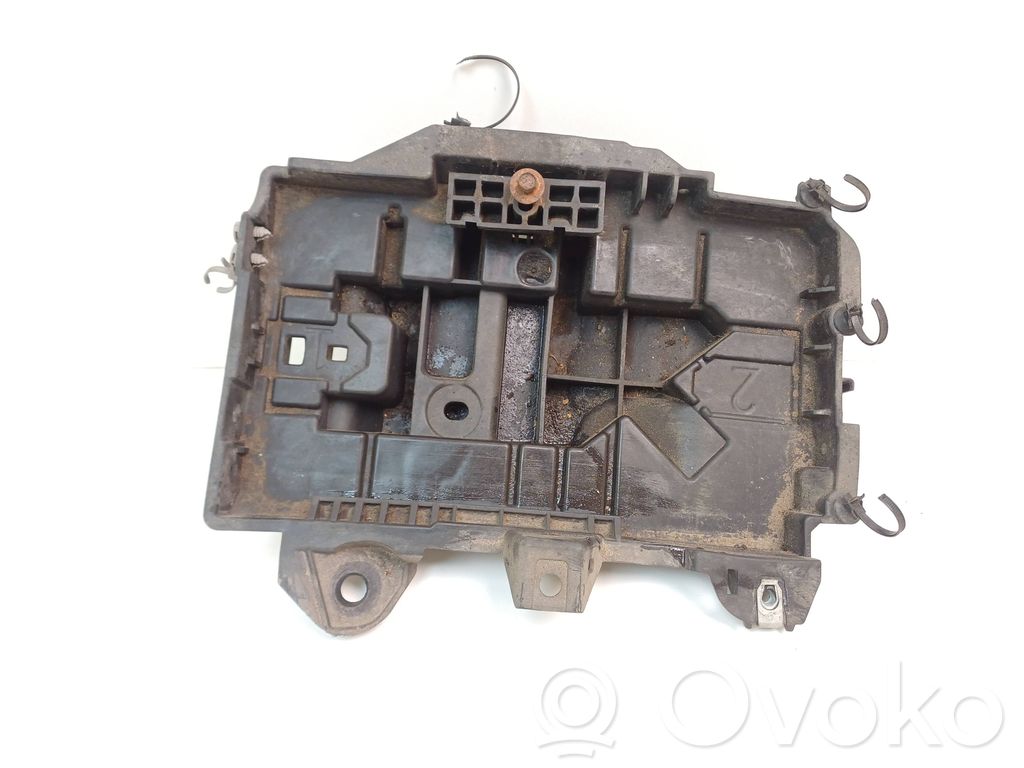 Jeep Cherokee Battery tray 