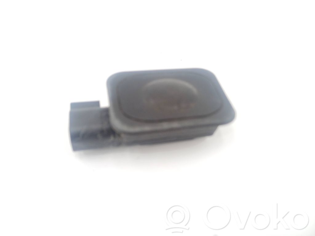 Land Rover Evoque I Tailgate opening switch 