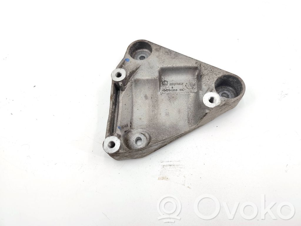Engine mounting bracket   55577637,428702815
