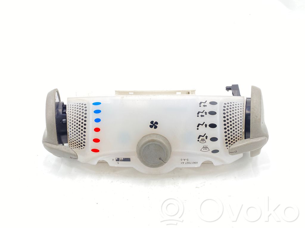 Toyota Aygo AB10 Climate control unit 