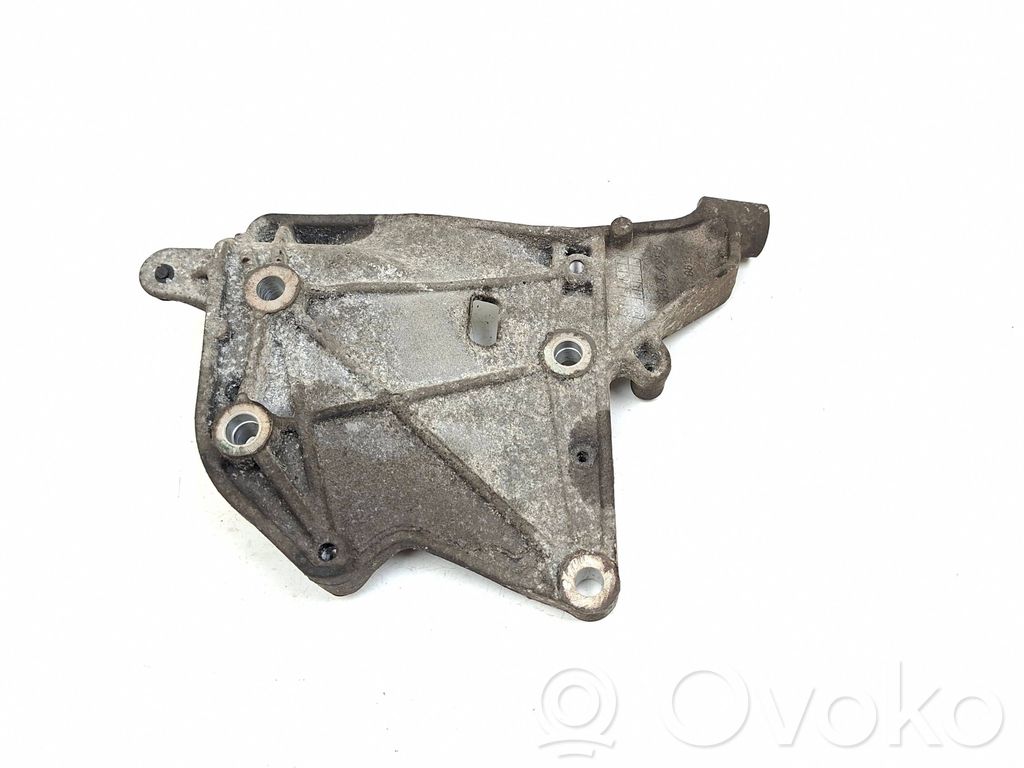 Fiat 500X A/C compressor mount bracket 