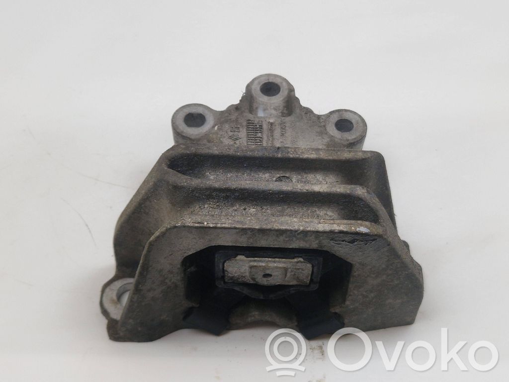 Renault Zoe Engine mount bracket 