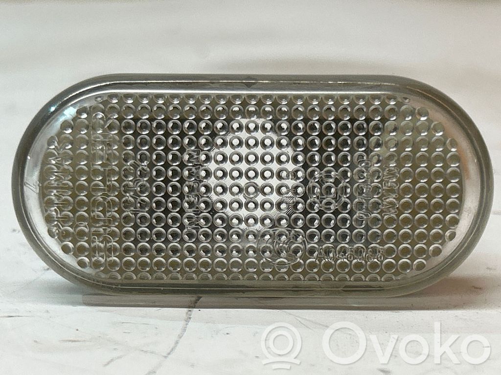 Nissan Qashqai Front fender indicator light 